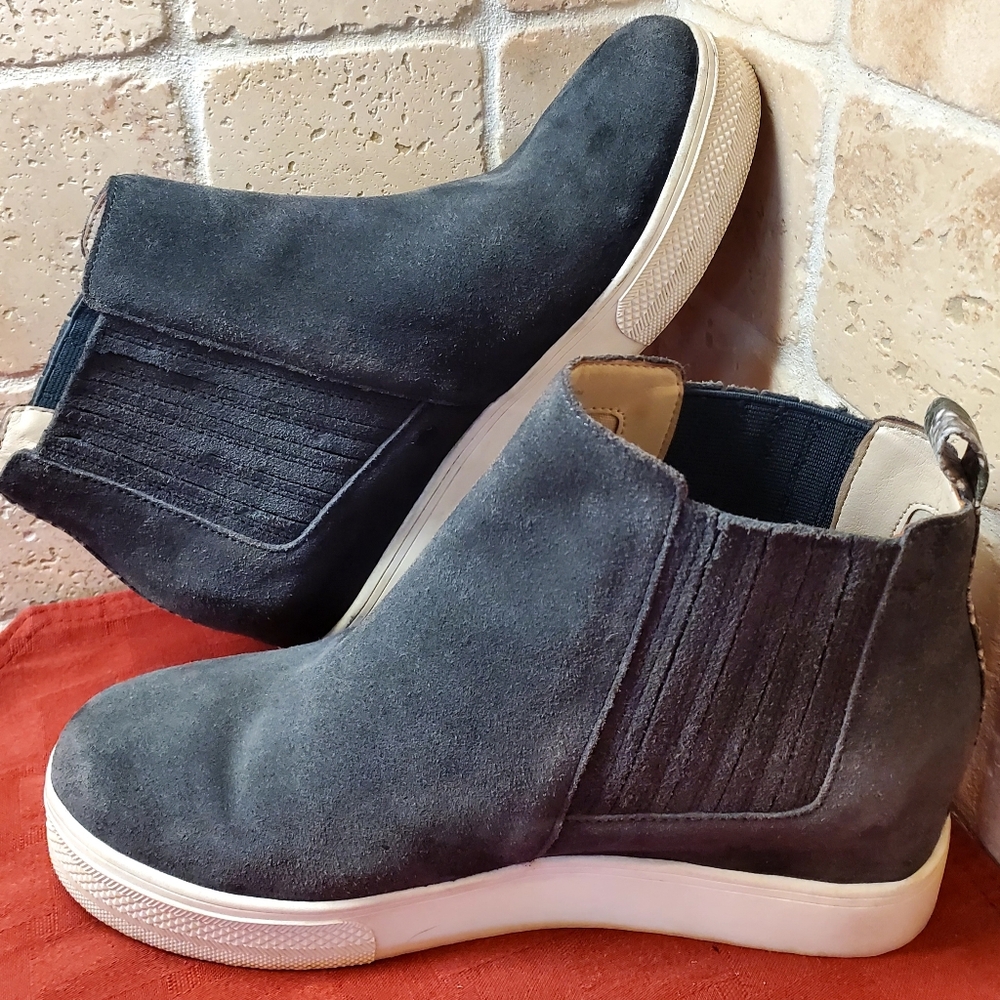 Dolce Vita Wedge Comfort Sneaker Women's 8 Gray Suede (internal 2.5"wedge)